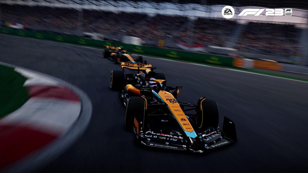 The McLaren of Kierannnn_88 in the lead of the Bahrain GP, with his teammate in tow - Bahrain Rnd 1